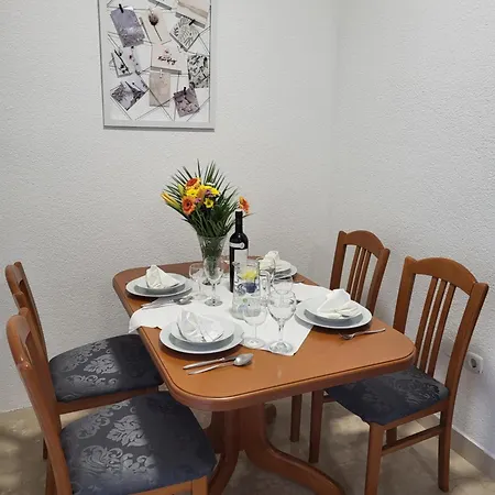 Katarina Apartamento Srima